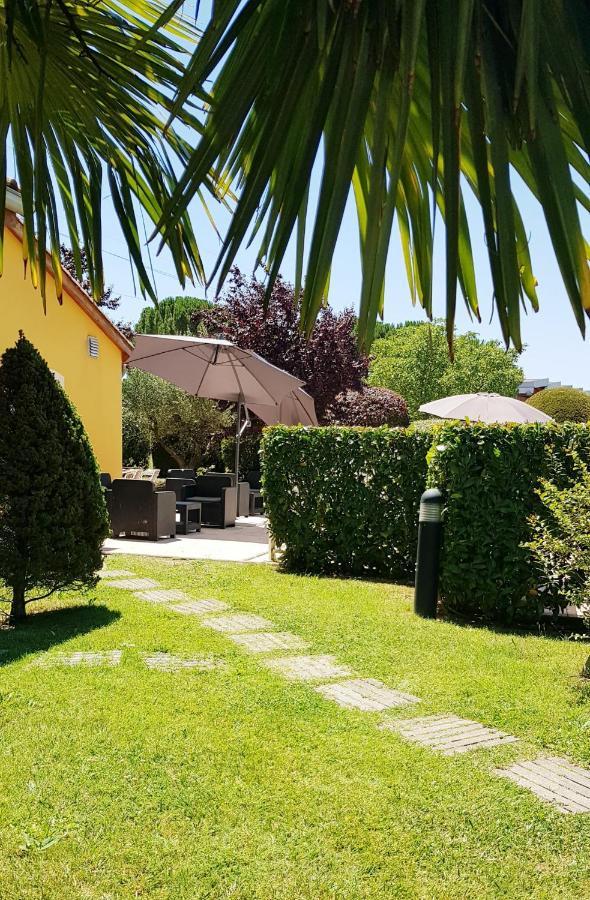 ホテル Ibis Manosque Cadarache エクステリア 写真