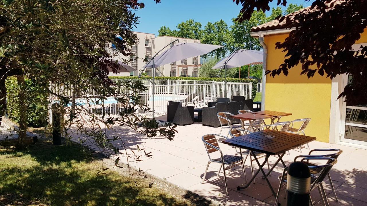 ホテル Ibis Manosque Cadarache エクステリア 写真