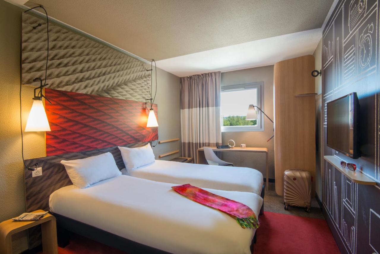 ホテル Ibis Manosque Cadarache エクステリア 写真