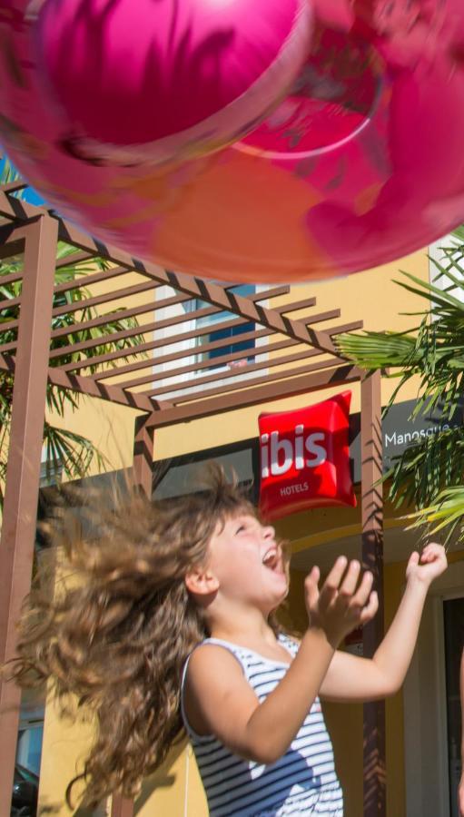 ホテル Ibis Manosque Cadarache エクステリア 写真